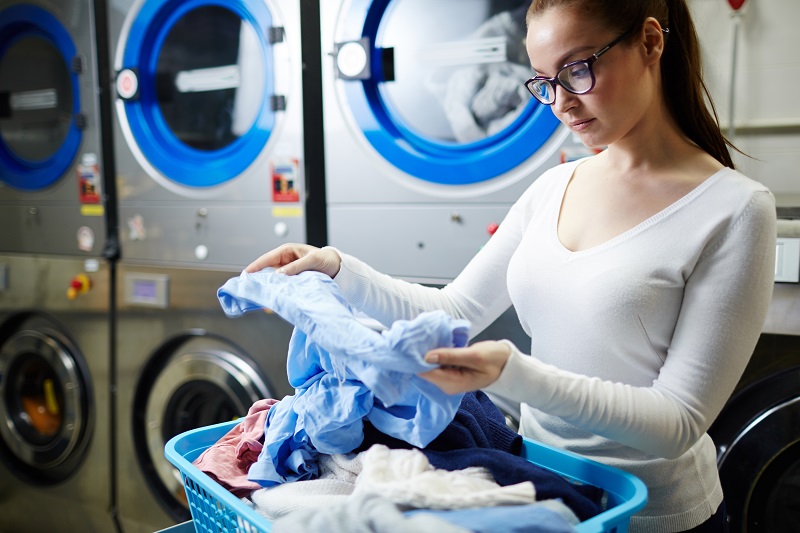 Khả năng lây nhiễm sùi mào gà khi giặt chung đồ được đánh giá gần như là không có lây