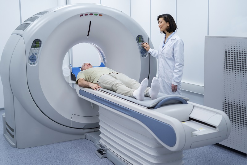 Bệnh nhân trong quá trình chẩn đoán gãy xương cụt