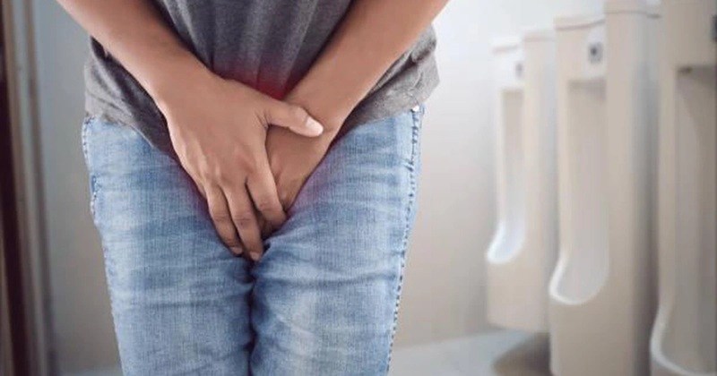 Người đàn ông khổ sở với tình trạng khát nước và đi tiểu nhiều lần trong ngày (Ảnh minh hoạ - Nguồn: Internet)