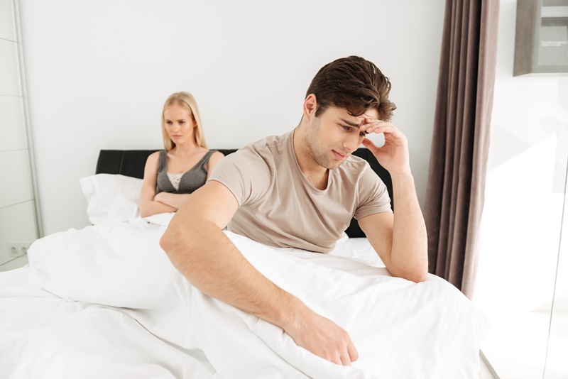 Bạn không nên quan hệ tình dục nếu nghi ngờ nhiễm HIV để tránh lây nhiễm cho bạn tình