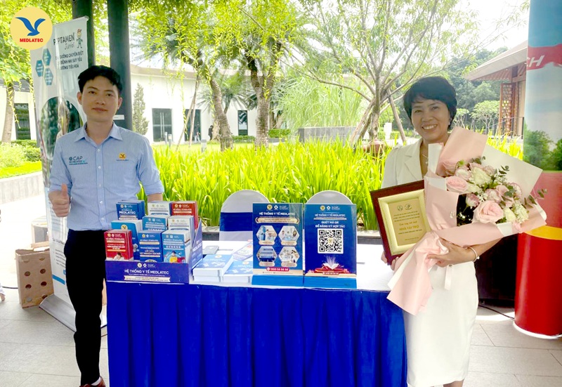 ThS.BS. Hoàng Thị Năng - Trưởng chuyên khoa Nhi, Hệ thống Y tế MEDLATEC; Giám đốc điều hành Phòng khám Đa khoa MEDLATEC Thanh Xuân tham dự Hội nghị 