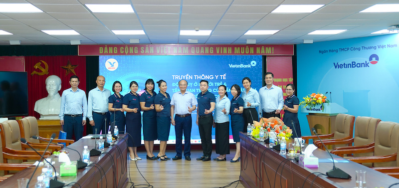 Hai đơn vị chụp ảnh lưu niệm cuối chương trình