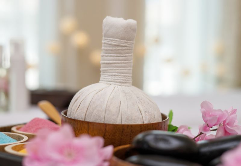 Chườm nóng có thể làm mềm khối u
