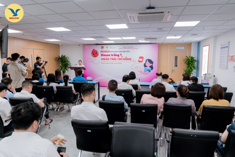 Toàn cảnh lễ khai mạc chương trình Hiến máu tình nguyện 2025 – “Blouse trắng, ngàn trái tim hồng”