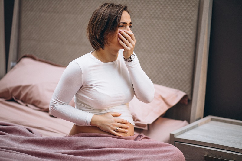 Ăn bánh tráng trộn có thể khiến mẹ bầu bị ợ nóng, rối loạn tiêu hóa