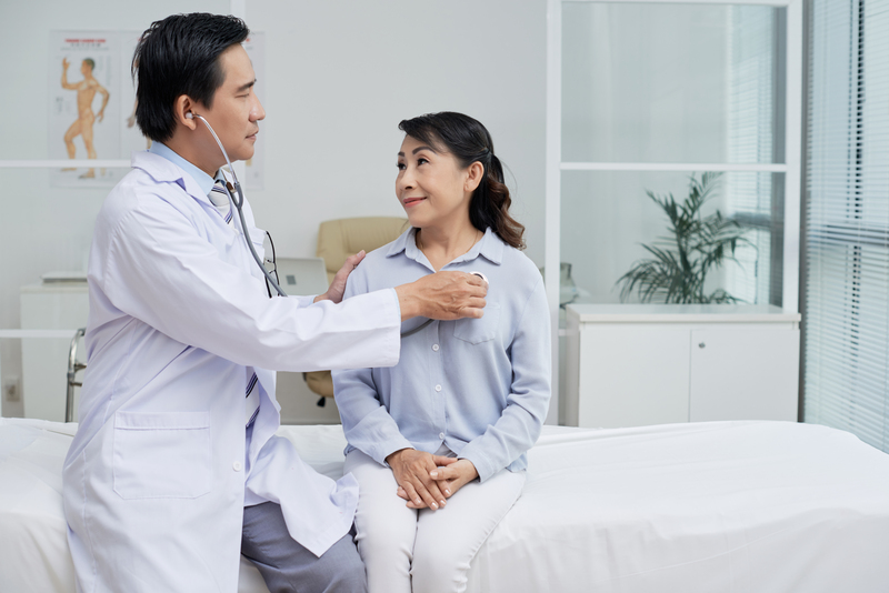 Bác sĩ sẽ tiến hành khám lâm sàng để đánh giá tình trạng hô hấp