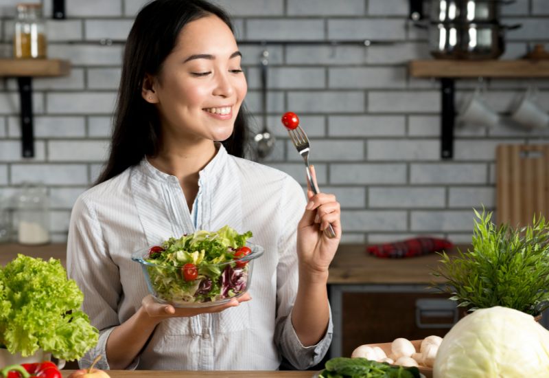 Ăn nhiều rau xanh giúp ổn định nội tiết tố, hạn chế tái phát u mềm treo