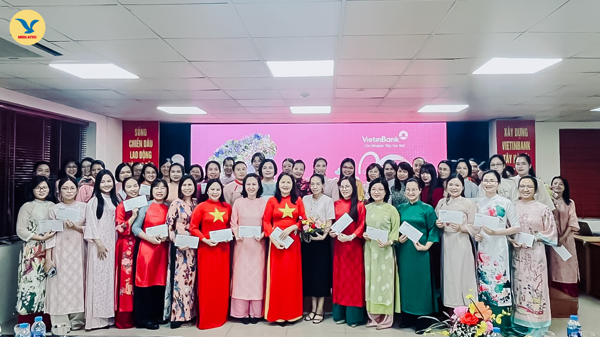 Ban Lãnh đạo Vietinbank chi nhánh Tây Hà Nội cùng các bác sĩ, cán bộ của MEDLATEC tham dự Hội thảo 