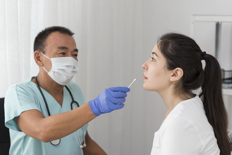 Bệnh nhân u mềm lây cần được điều trị an toàn bởi bác sĩ Da liễu
