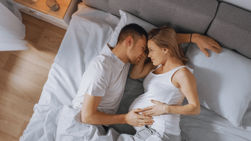 Bà bầu tháng cuối có nên quan hệ không - câu trả lời là có nếu sức khỏe ổn định 