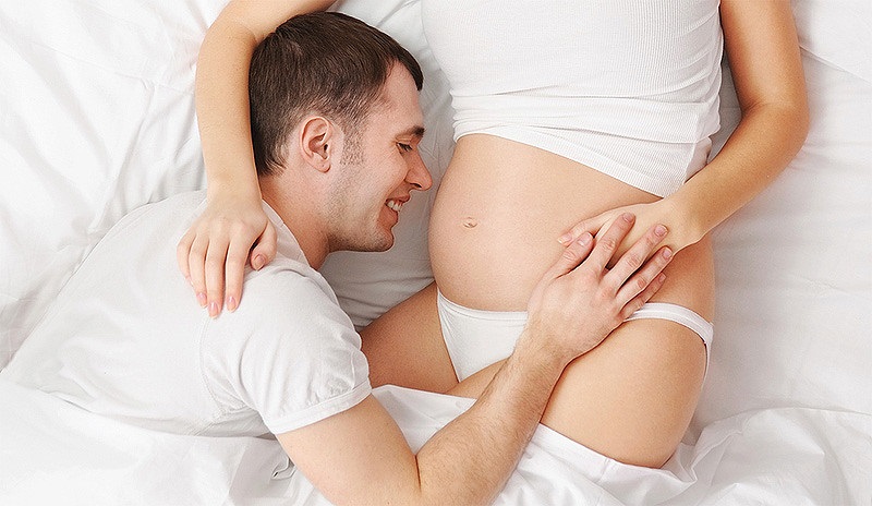 Nhiều người có quan niệm sai lầm rằng quan hệ khi mang thai là điều cấm kỵ 