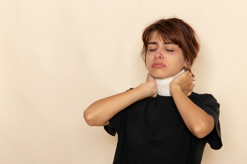 Sau khi mổ u tuyến giáp, bệnh nhân có nguy cơ bị nhiễm trùng nếu không chăm sóc vết mổ đúng cách