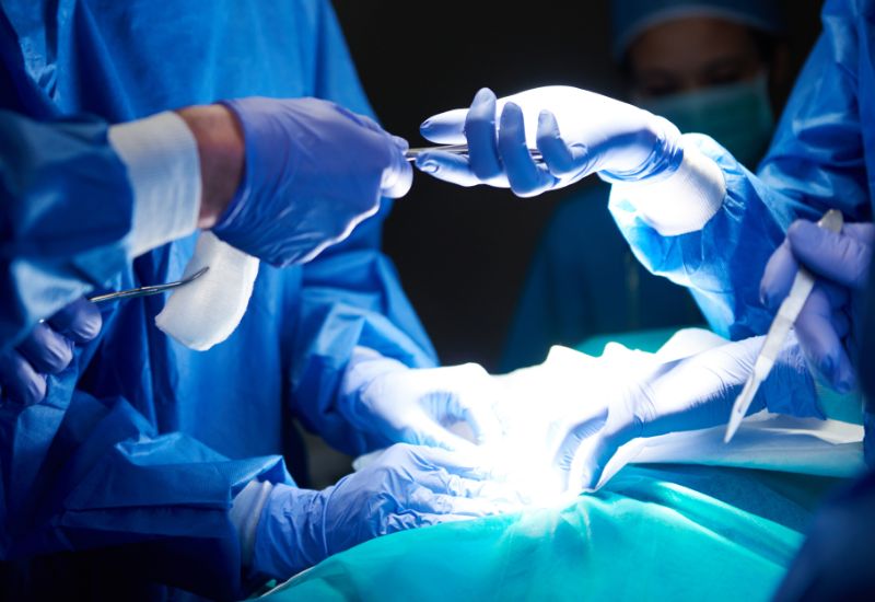 Phương án phẫu thuật thay khớp gối sẽ do bác sĩ quyết định tùy thuộc tình trạng từng bệnh nhân