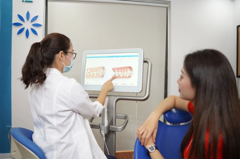 Mẹ đang cho con bú cần kiểm tra sức khỏe chi tiết trước khi thực hiện lấy tủy răng