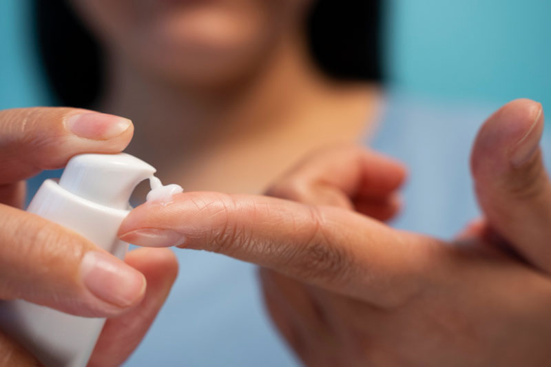 Một số loại thuốc bôi ngoài da giúp loại bỏ tổn thương