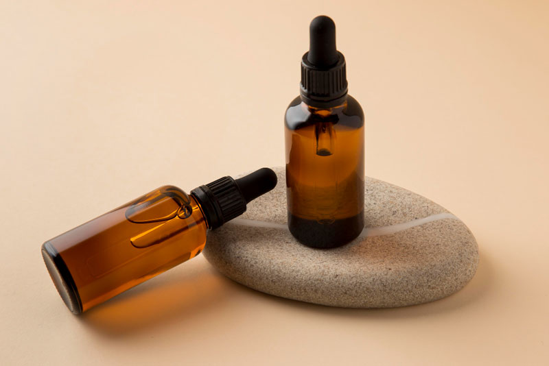 Tinh dầu quế có mùi thơm ngọt, cay và rất ấm