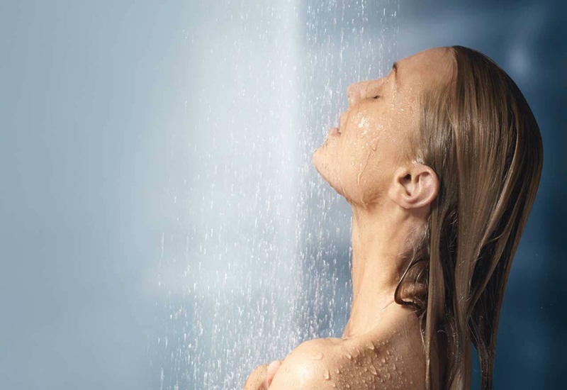  sốt phát ban ở người lớn có được tắm không và cách tắm có hiệu quả