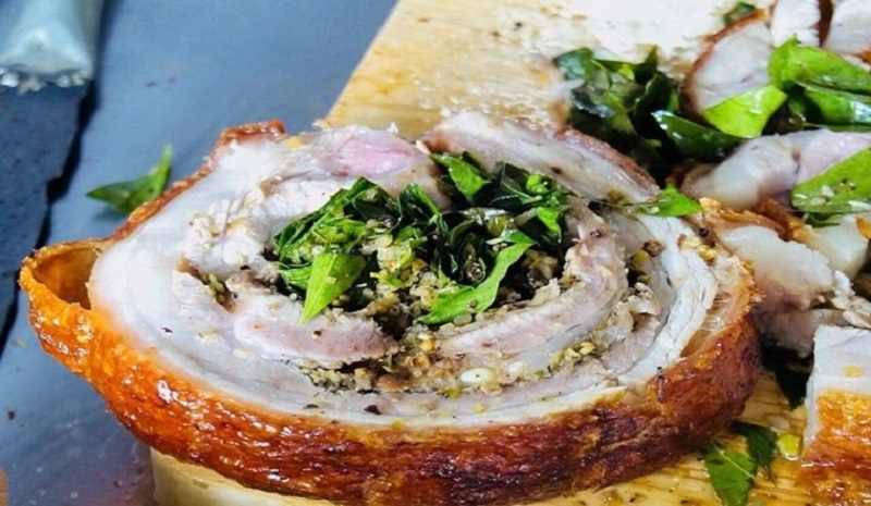 Thịt quay mắc mật