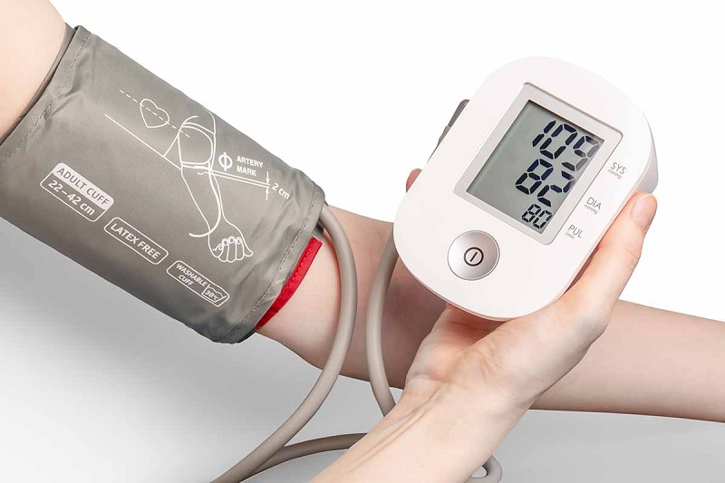 Hướng dẫn chi tiết cách đo huyết áp bằng tay đúng cách và chuẩn xác