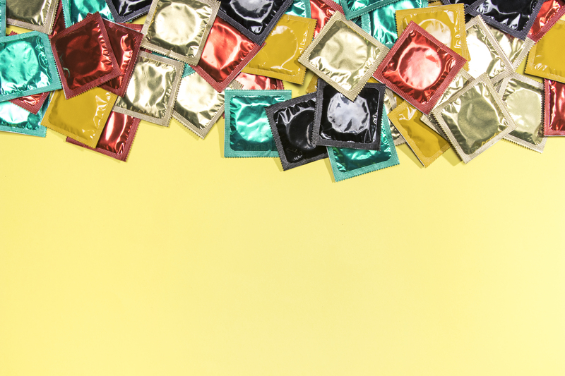 Sử dụng bao cao su có thành phần gây tê nhẹ hỗ trợ kéo dài thời gian quan hệ