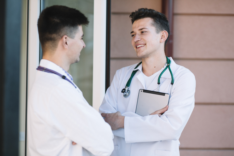 Bạn nên đến thăm khám bác sĩ nếu ham muốn suy giảm, khó cương dương hoặc mất cảm giác quan hệ