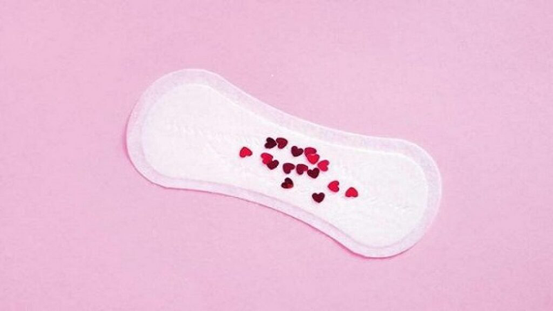 Thay đổi nội tiết tố là một trong những nguyên nhân gây ra tình trạng ra máu ít nhưng không phải kinh nguyệt