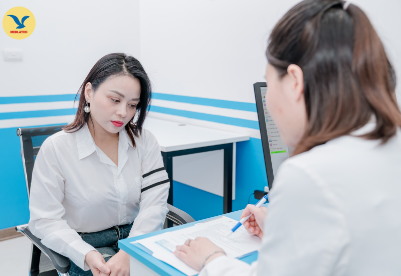 Người bệnh không nên tự ý dùng thuốc mà nên đến bệnh viện để thăm khám và điều trị đúng cách