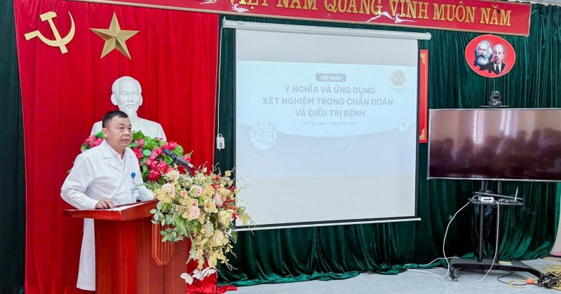 BSCKI. Bùi Văn Luyến - Giám đốc Trung tâm Y tế khu vực Lạc Sơn phát biểu tại hội nghị