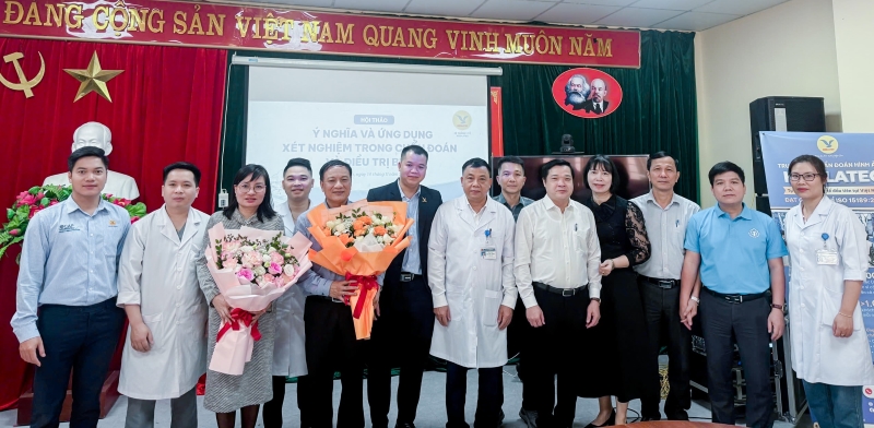 Ảnh chụp lưu niệm tại hội nghị