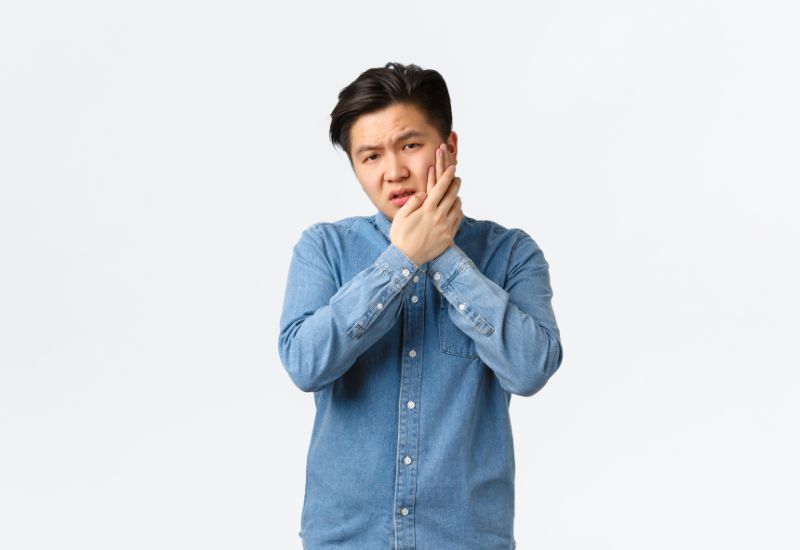 U tuyến nước bọt có thể khiến người bệnh sưng đau vùng má