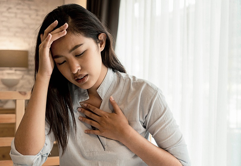 Các triệu chứng tức ngực khó thở hậu covid và cách điều trị hiệu quả