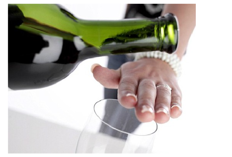 Phụ nữ chuẩn bị mang thai cần tuyệt đối không sử dụng đồ uống có cồn 