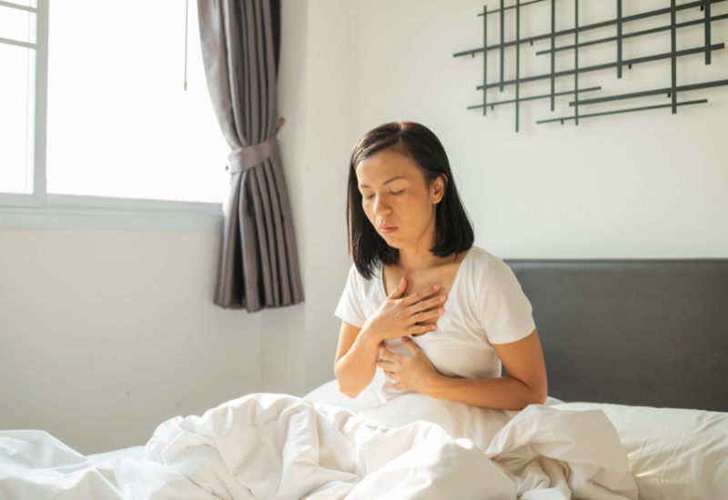 Khi mắc u vú, thỉnh thoảng người bệnh có thể có cảm giác căng tức hoặc khó chịu nhẹ ở vùng vú có khối u