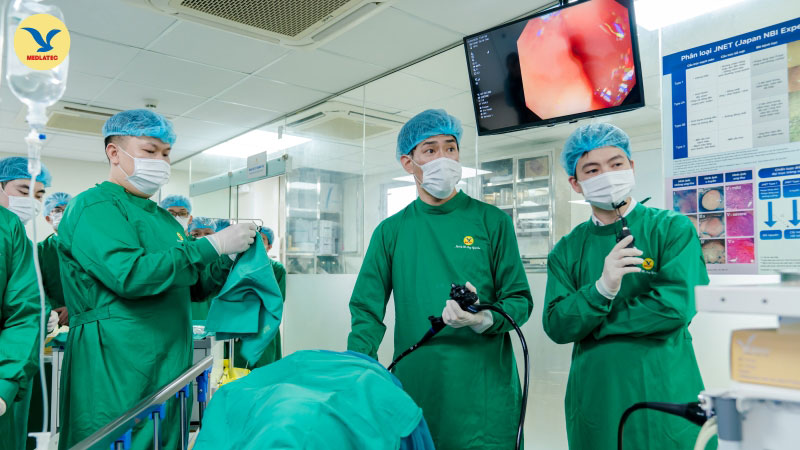 Bệnh nhân được điều trị khối u tại đường tiêu hóa theo kỹ thuật cắt tách dưới niêm mạc ESD tại MEDLATEC 
