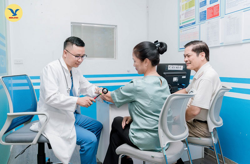 Mọi người nên khám tầm soát đột quỵ hằng năm