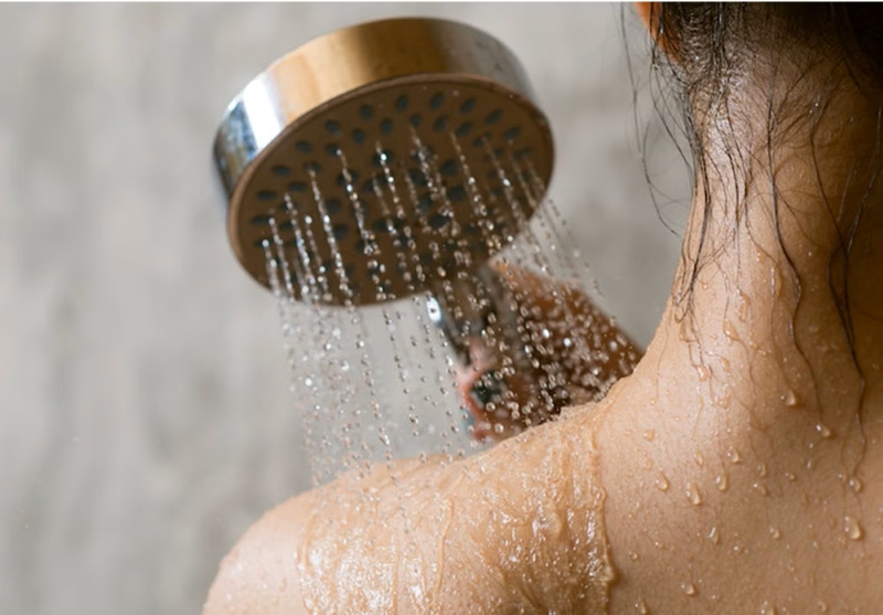 Chị em phụ nữ hãy ưu tiên tắm nước ấm trong giai đoạn sau chuyển phôi