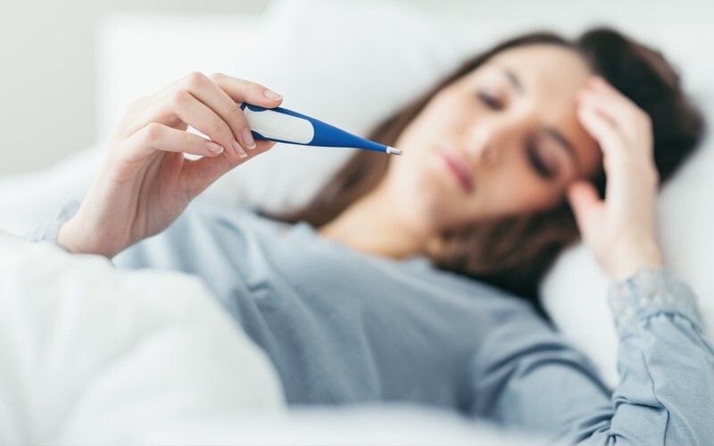 Có thai trong thời gian tiêm phòng thủy đậu có thể tiềm ẩn một số rủi ro đối với sức khỏe mẹ và bé