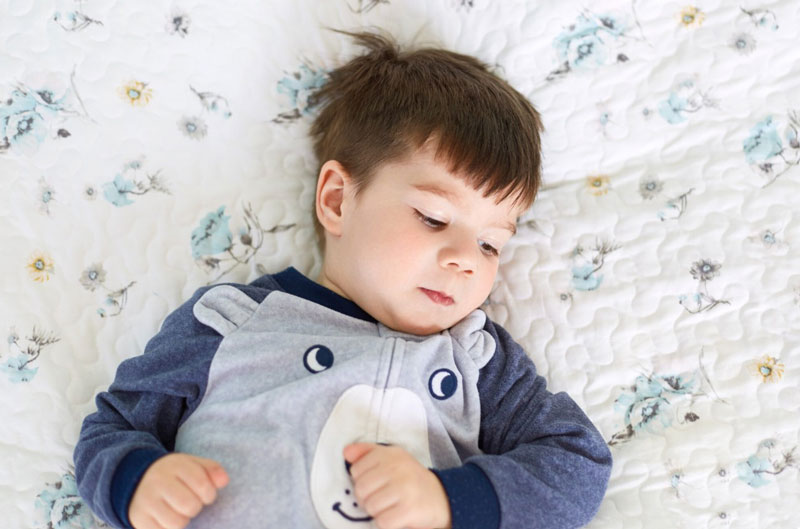 Ba mẹ nên lựa chọn loại đệm có độ mềm vừa phải