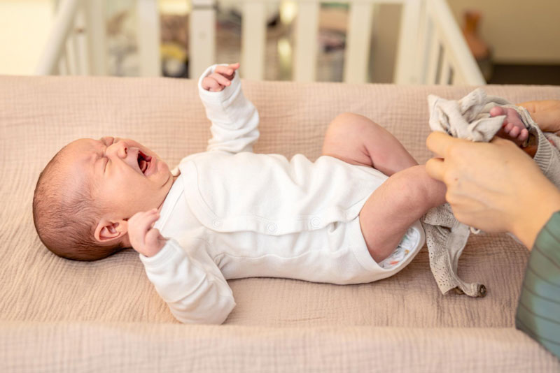 Chân tay lạnh và ra mồ hôi ở trẻ em có thể là hiện tượng sinh lý 