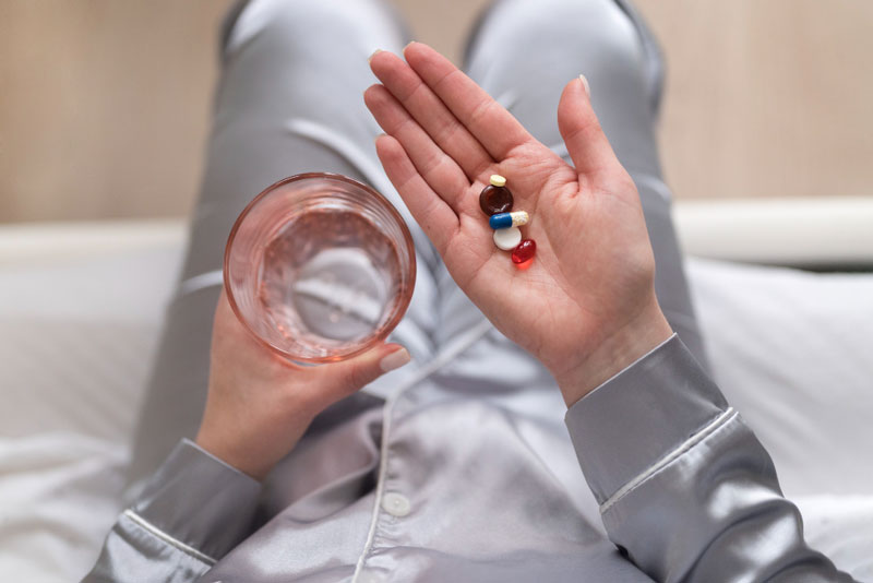 Phụ nữ sau mãn kinh bị loãng xương thường được chỉ định liệu pháp hormone 