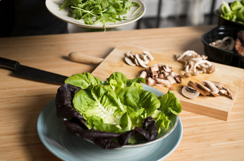 Rau cải cần nấu chín kỹ, tránh ăn các món dùng rau cải sống