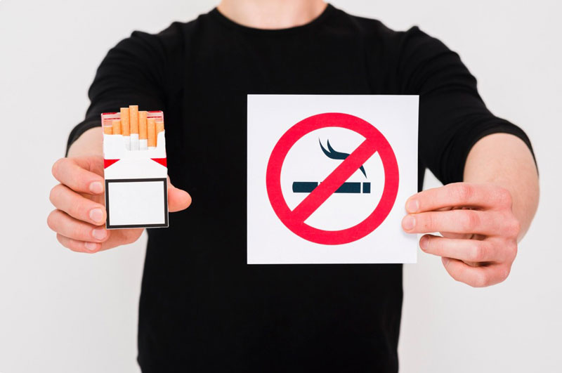 Người bị u tuyến giáp cần kiêng thuốc lá