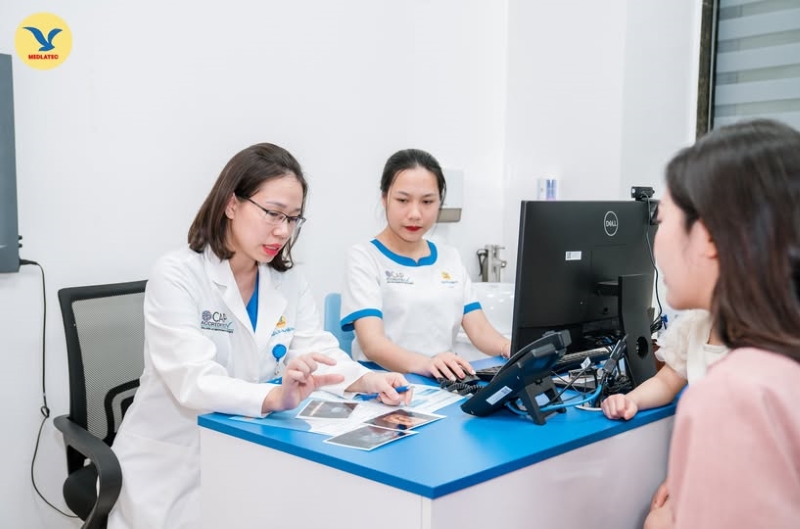 Chị em nên thăm khám phụ khoa định kỳ và thăm khám ngay khi có các triệu chứng nghi ngờ của nang