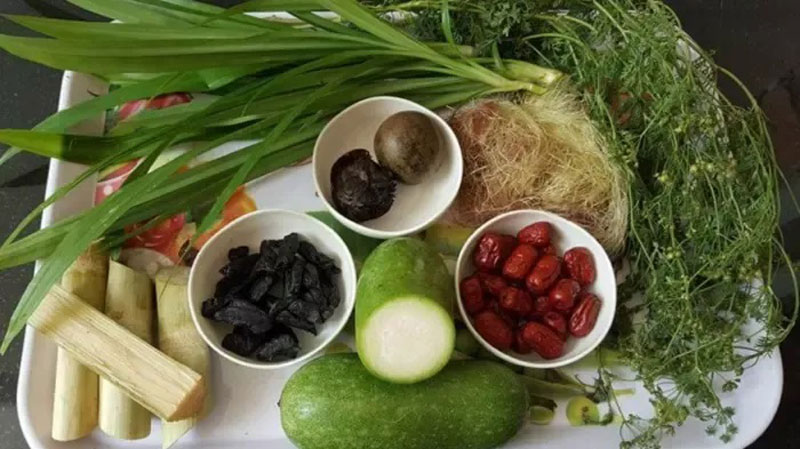 La hán quả thường được kết hợp cùng bí đao và một số nguyên liệu khác