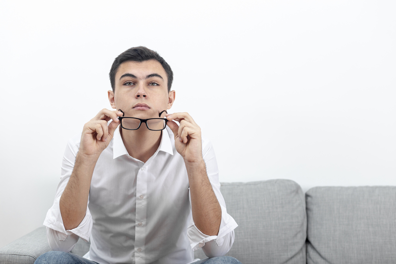 Cận thị không thể tự khỏi