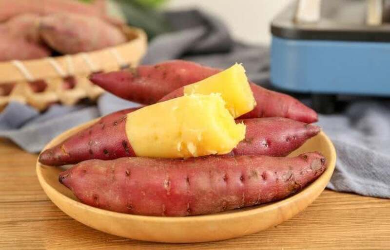 Bạn nên ăn khoai trước khi đi ngủ ít nhất 1 - 2 giờ