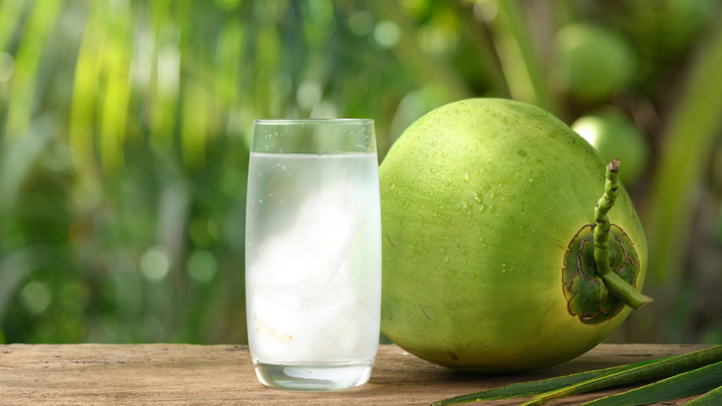 Nước dừa là nguồn cung cấp nước và điện giải tốt cho cơ thể