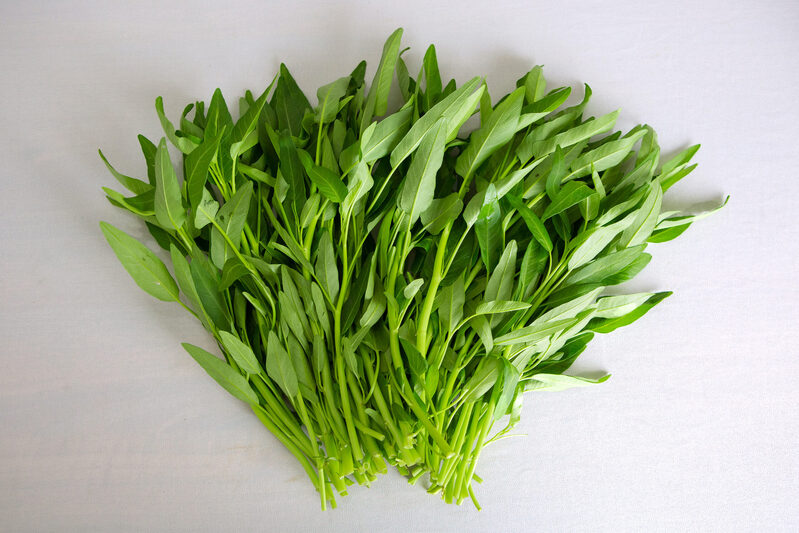 Mẹ có thể ăn rau muống sau 4 - 6 tuần sinh mổ, nếu vết mổ đã khô và không còn rỉ dịch