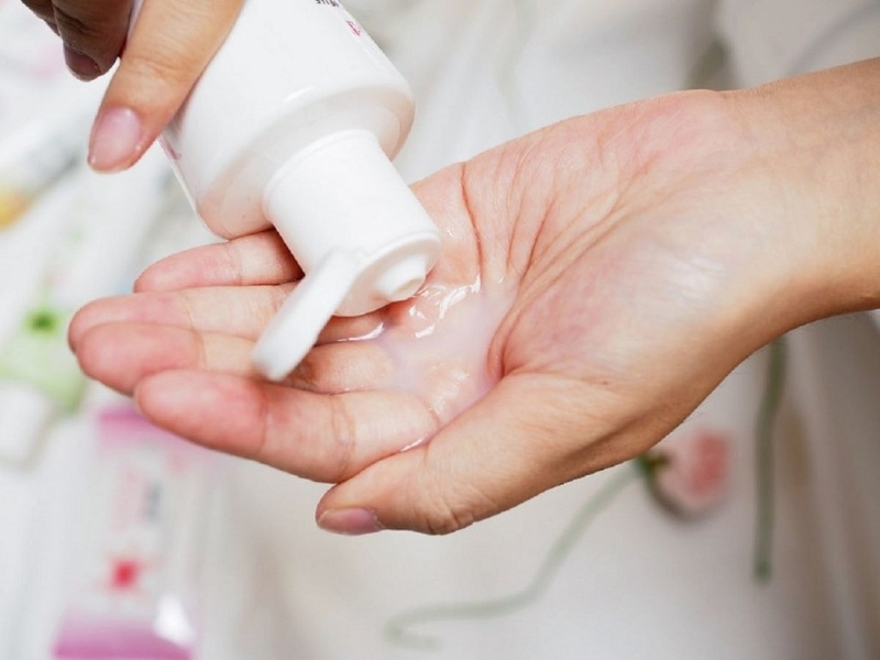 Chị em nên cải thiện chế độ sinh hoạt để khắc phục tình trạng giảm ham muốn