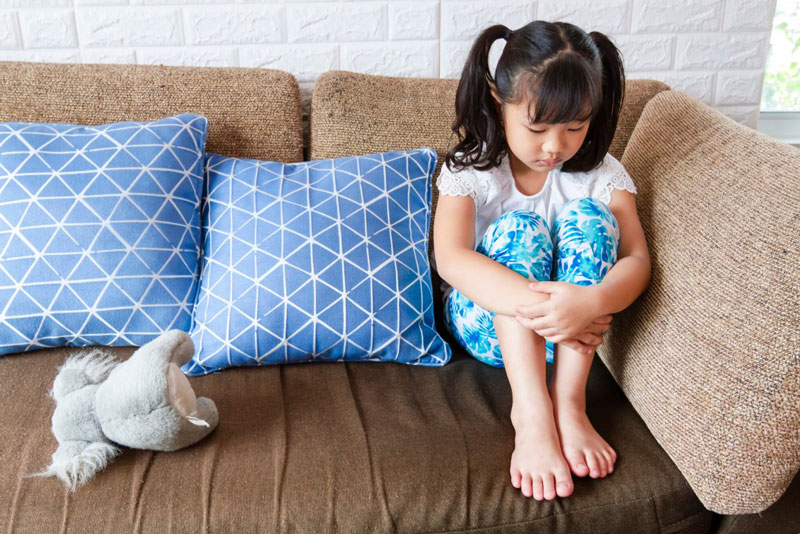 Buồn nôn là tác dụng phụ khá phổ biến khi dùng thuốc Augmentin 